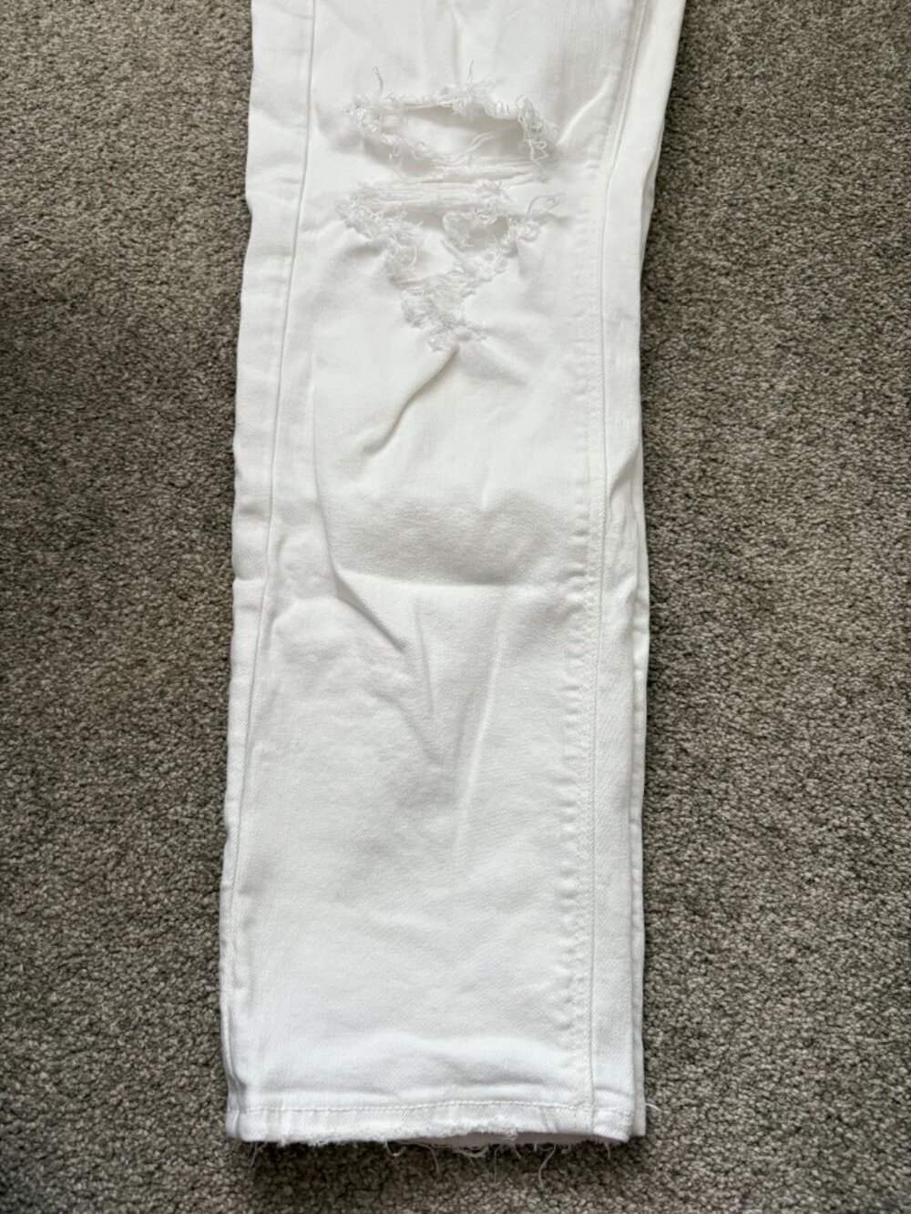 AE Ripped Mom Jean - Picture 5 of 11